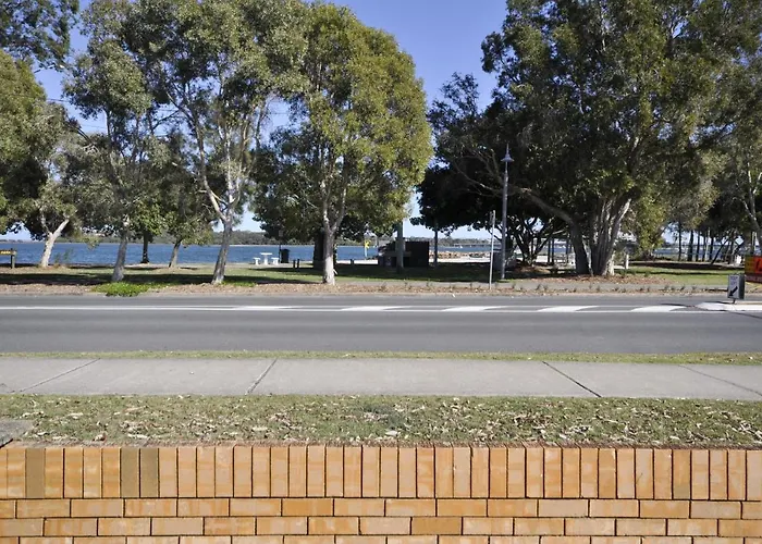 Crystal Waters-2 Bed, 2 Bathroom, Beachfront Unit!