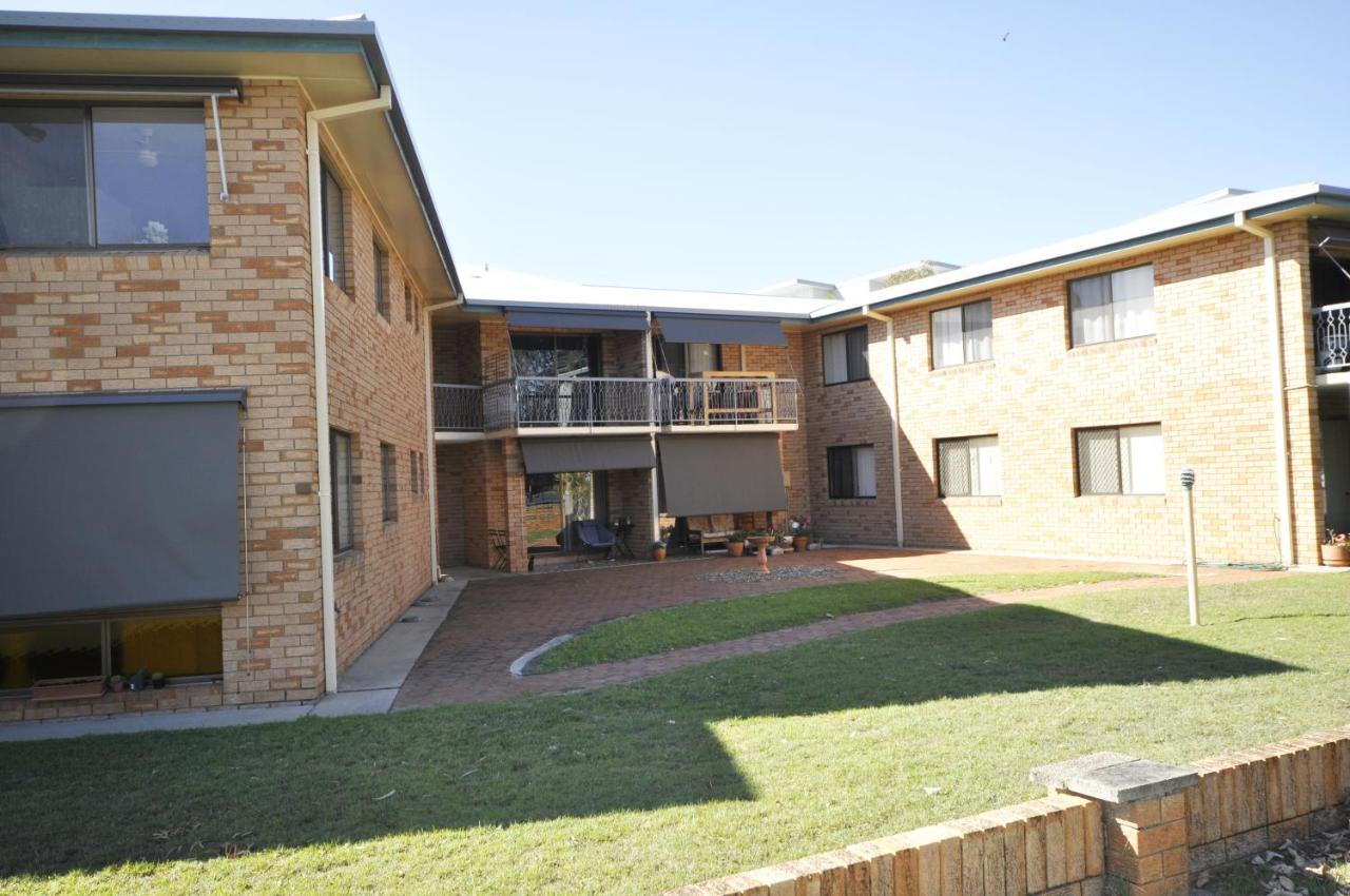 Crystal Waters-2 Bed, 2 Bathroom, Beachfront Unit! Bongaree